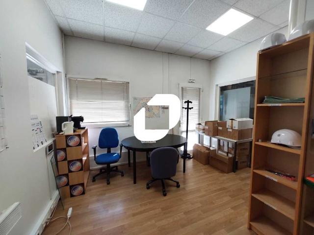 Local Commercial vente à Versailles, Trappes