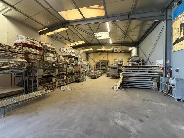 Local Commercial vente à Évry, Varennes-jarcy