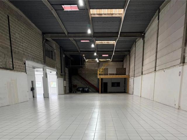 Local Commercial vente à Nanterre, Villeneuve-la-garenne