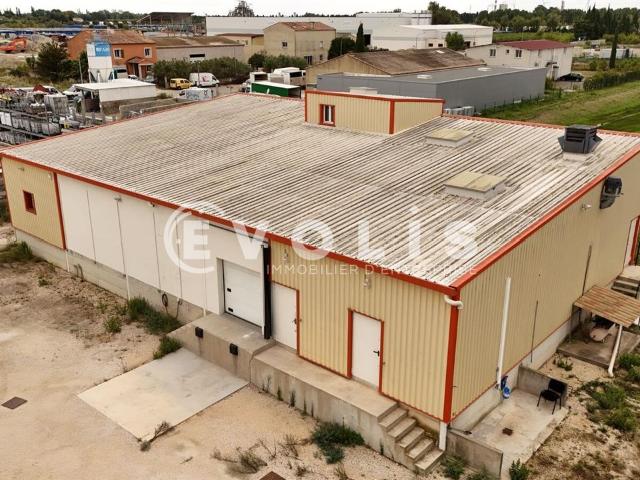 Local Commercial vente à Zone du Roubian, Tarascon