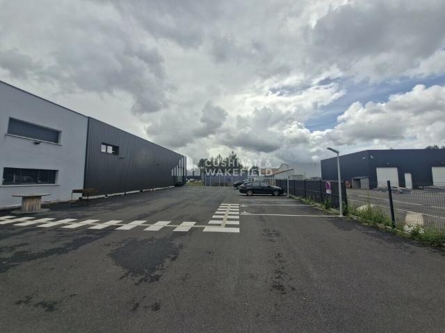Local Commercial vente à Lesparre-Médoc, Salaunes