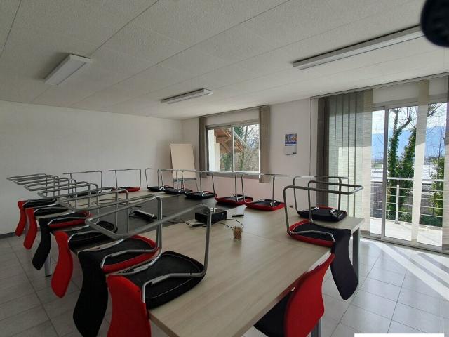 Local Commercial vente à Grenoble, Voiron