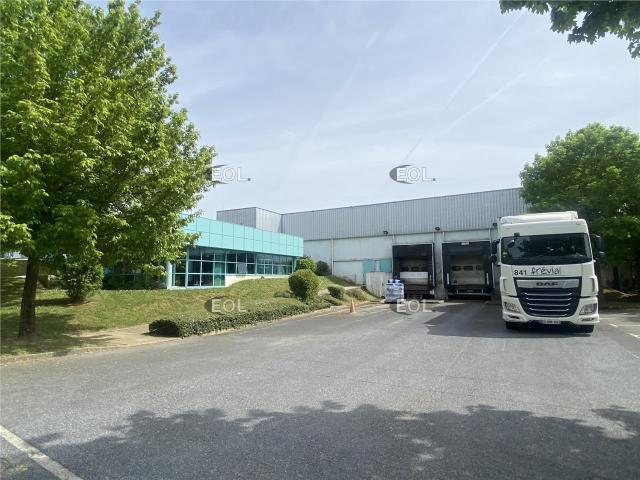 Local Commercial vente à Torcy, Brie-comte-robert