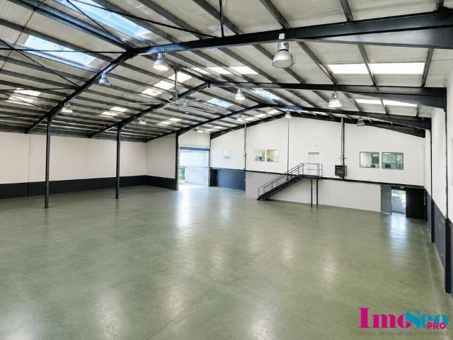 Local Commercial vente à Bordeaux, Le Haillan