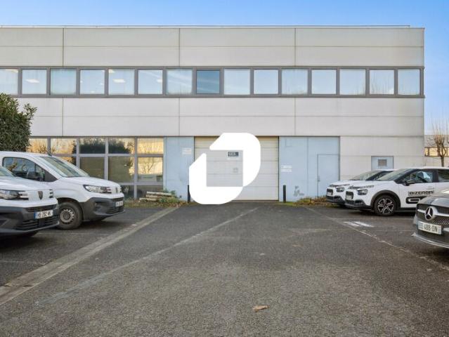 Local Commercial vente à France métropolitaine, Roissy-en-france