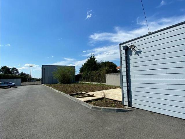 Local Commercial location à Nantes, Le Chalonge