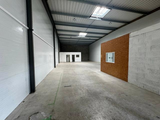 Local Commercial location à Tours, Ballan-miré