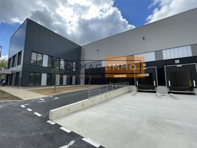 Local Commercial location à La Courneuve, 4000 Nord