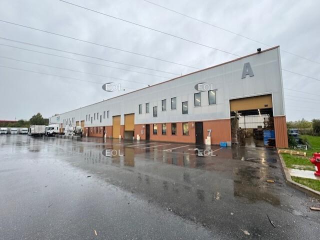 Local Commercial location à Évry, Le Coudray-montceaux