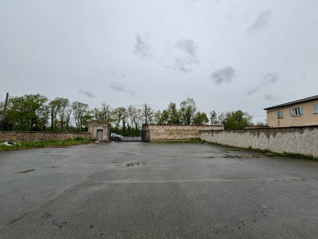Local Commercial vente à Villefranche-sur-Saône, Rhône