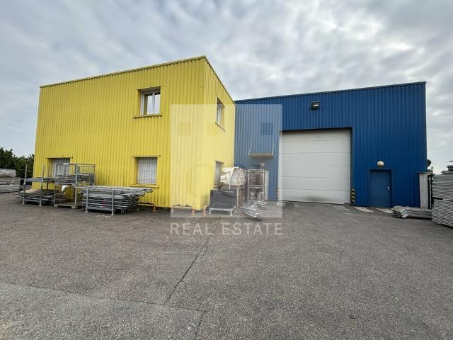 Local Commercial vente à La Tour-du-Pin, Charvieu-chavagneux