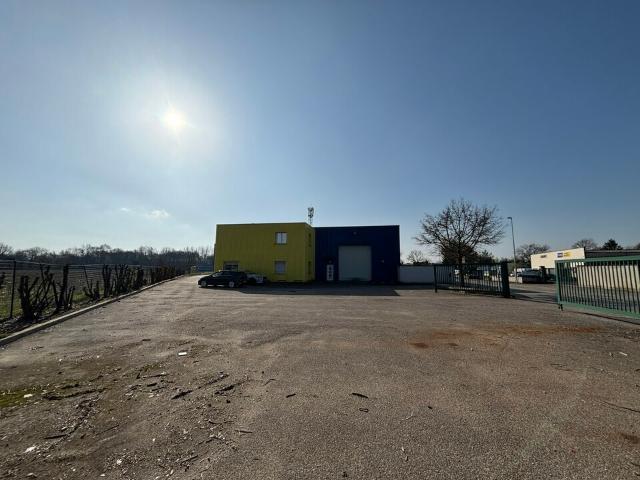 Local Commercial vente à La Tour-du-Pin, Charvieu-chavagneux