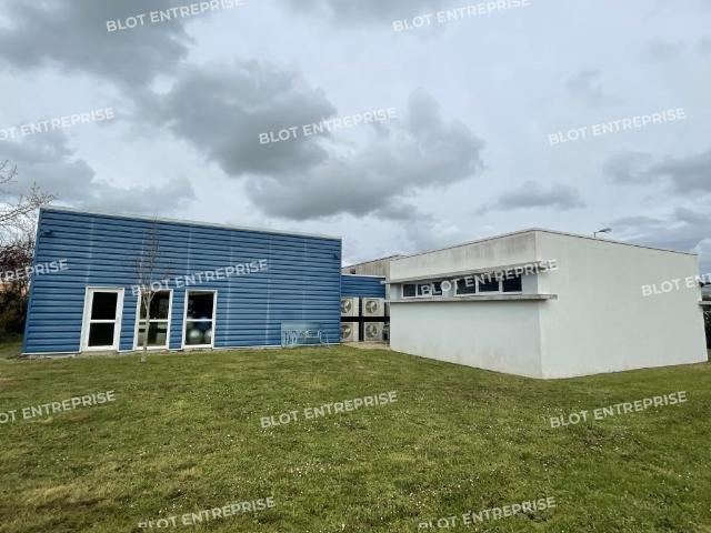 Local Commercial vente à Saint-hilaire-de-chaléons, Les Grands Joncs