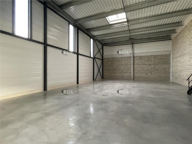 Local Commercial location à Pontoise, Eragny