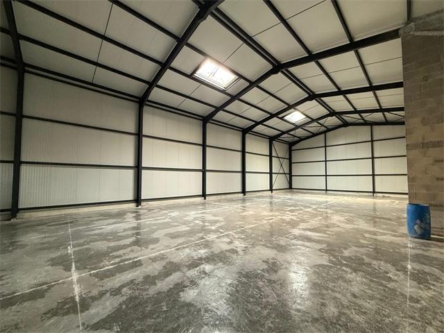 Local Commercial vente à Bourg-en-Bresse, Montagnat