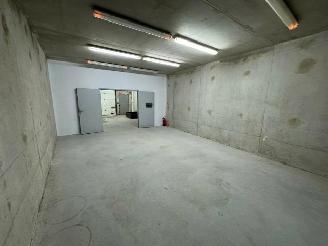 Local Commercial location à Bourg-lès-valence