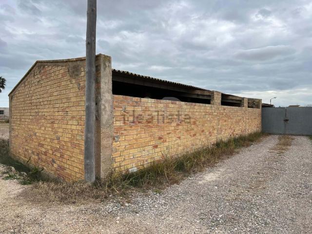 Local Comercial en venta en Deltebre, Tarragona