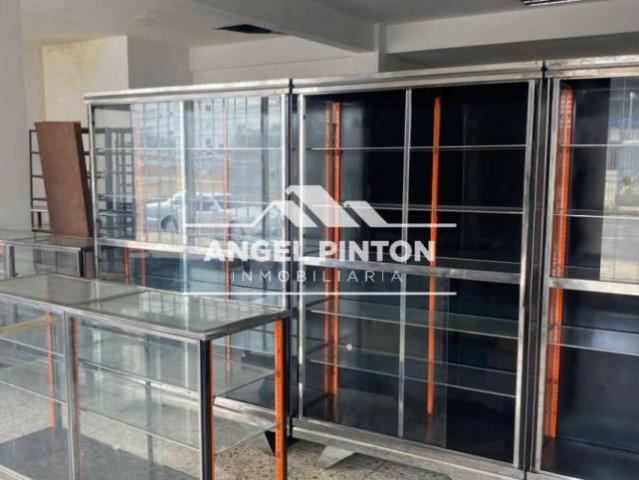 Local Comercial en alquiler en Cacique Mara, Maracaibo