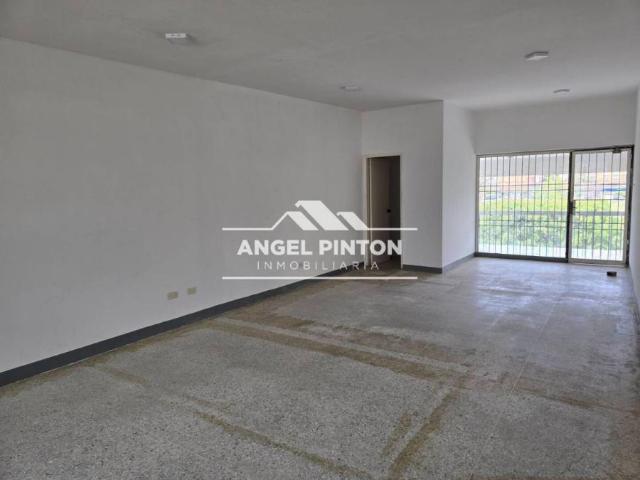 Local Comercial en alquiler en Cacique Mara, Maracaibo