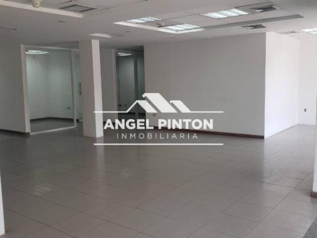 Local Comercial en alquiler en Cacique Mara, Maracaibo