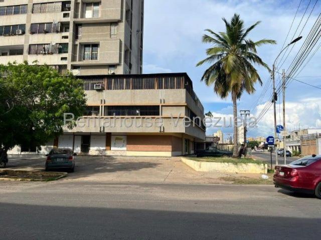 Local Comercial en alquiler en Cacique Mara, Maracaibo