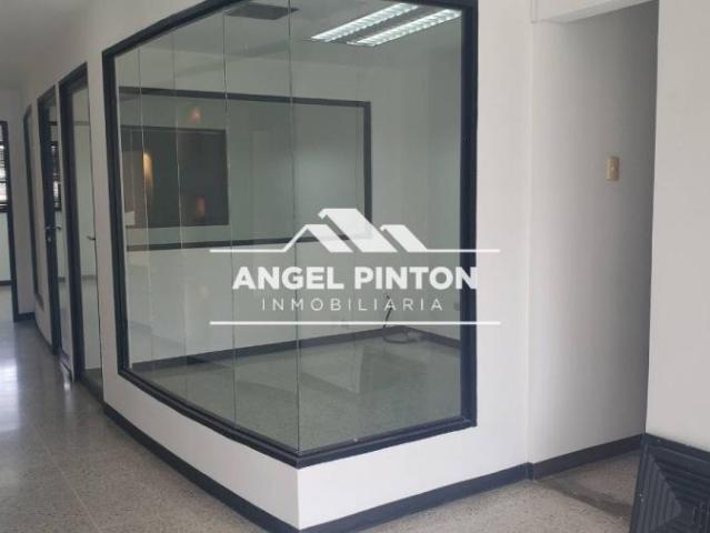 Local Comercial en alquiler en Cacique Mara, Maracaibo