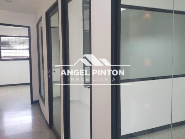 Local Comercial en alquiler en Cacique Mara, Maracaibo