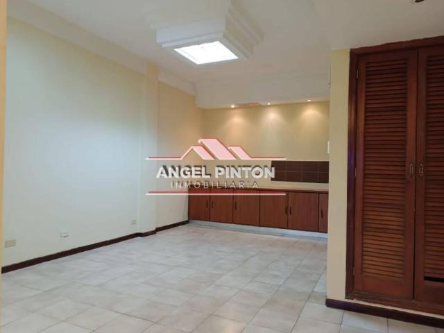 Local Comercial en alquiler en Cacique Mara, Maracaibo