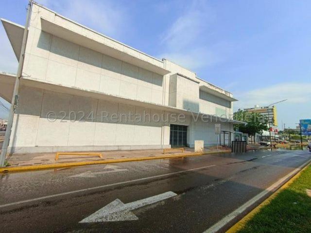 Local Comercial en alquiler en Cacique Mara, Maracaibo