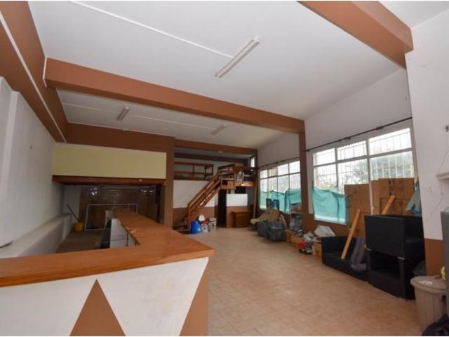 Local Comercial en venta en Oleiros, A Coruña