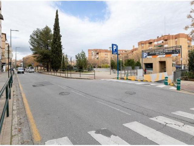 Local Comercial en venta en La Granada, Zaidín - Vergeles