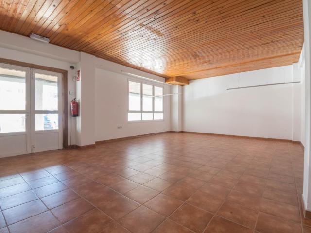 Local Comercial en venta en Cambre