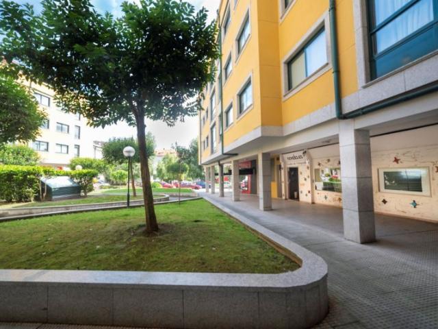 Local Comercial en venta en As Viñas, Arteixo