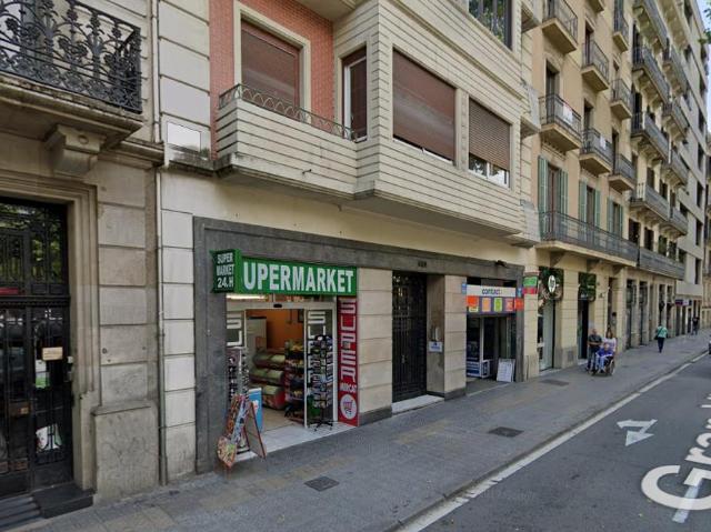 Local Comercial en venta en Eixample, Barcelona