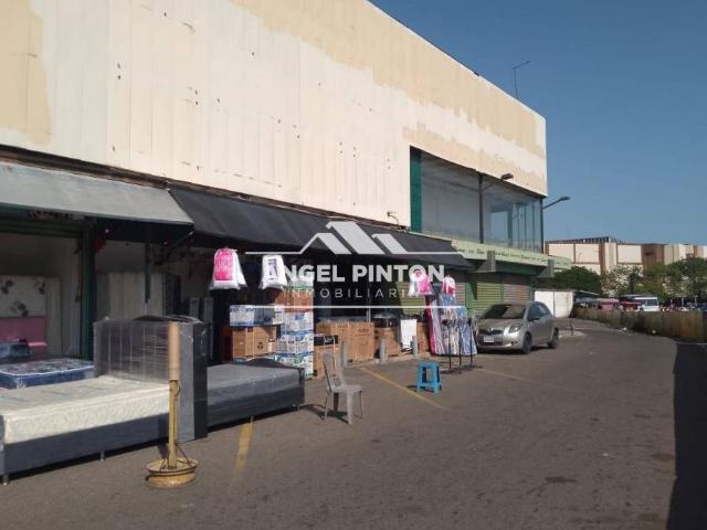 Local Comercial en venta en Cacique Mara, Maracaibo