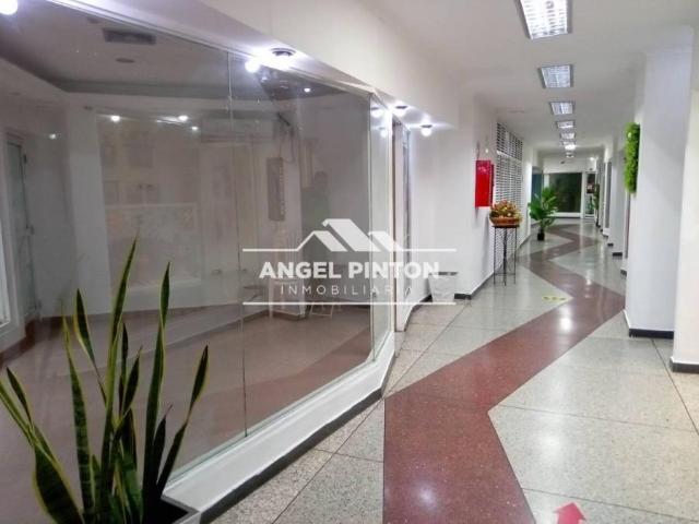 Local Comercial en venta en Cacique Mara, Maracaibo