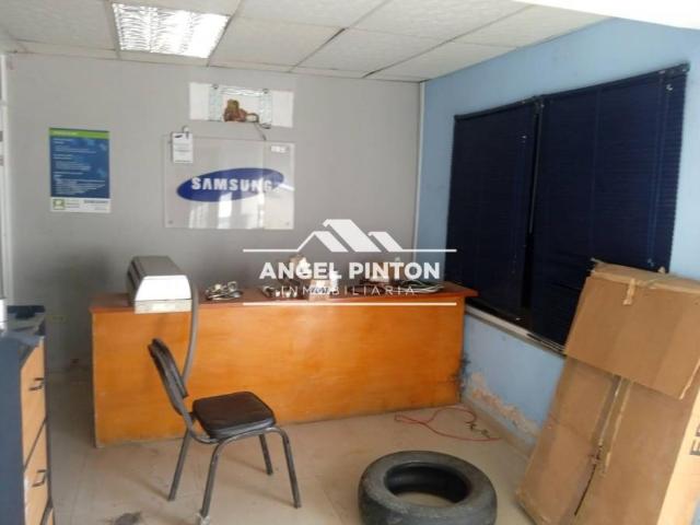 Local Comercial en venta en Cacique Mara, Maracaibo