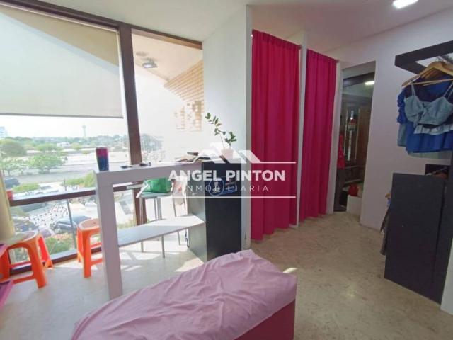 Local Comercial en venta en Cacique Mara, Maracaibo