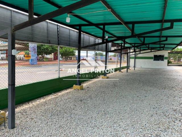 Local Comercial en venta en Cacique Mara, Maracaibo