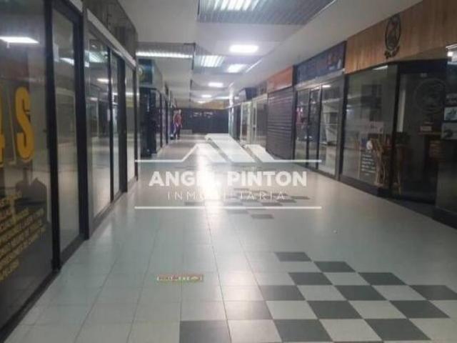 Local Comercial en venta en Cacique Mara, Maracaibo