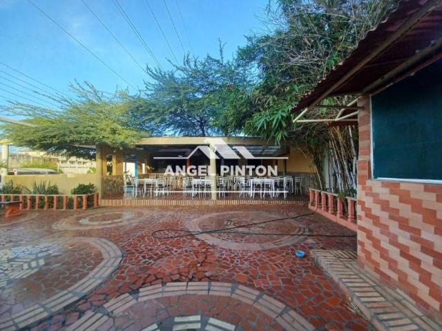Local Comercial en venta en Cacique Mara, Maracaibo