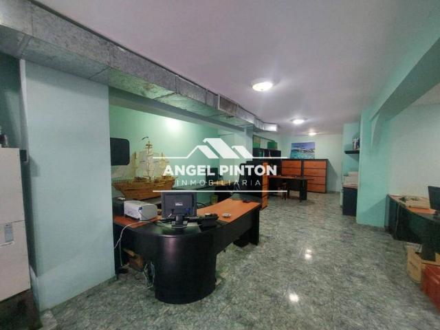 Local Comercial en venta en Cacique Mara, Maracaibo