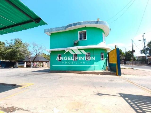Local Comercial en venta en Cacique Mara, Maracaibo