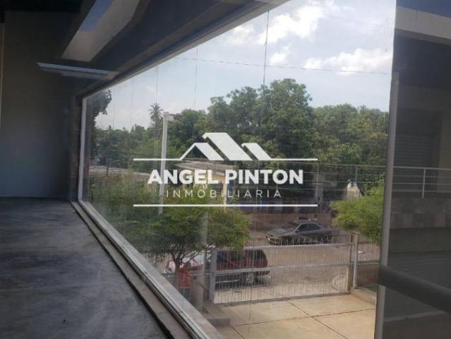 Local Comercial en venta en Cacique Mara, Maracaibo