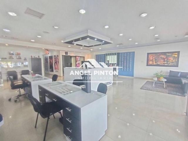 Local Comercial en venta en Cacique Mara, Maracaibo