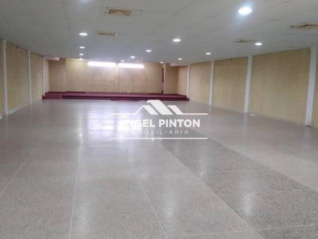 Local Comercial en venta en Cacique Mara, Maracaibo