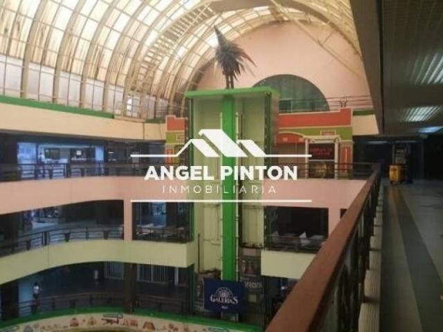 Local Comercial en venta en Cacique Mara, Maracaibo
