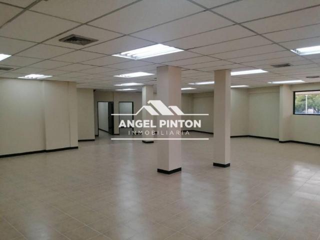 Local Comercial en venta en Cacique Mara, Maracaibo