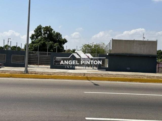 Local Comercial en venta en Cacique Mara, Maracaibo