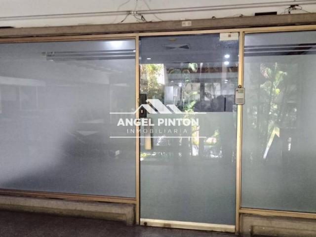Local Comercial en venta en Cacique Mara, Maracaibo